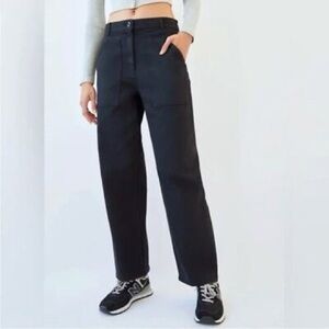 Aritzia Wilfred Free Modern Utility Pants Black Pockets Straight Leg Size 8